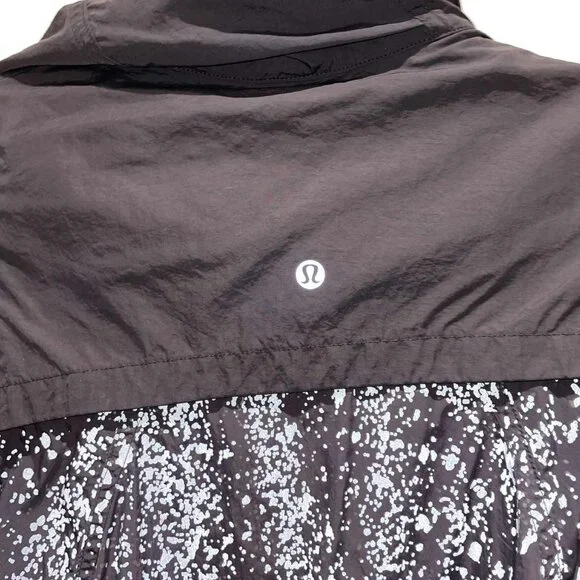 LULULEMON Ride & Reflect Cape/Jacket REFLECTIVE - Very Excellent Condition - Picture 12 of 16
